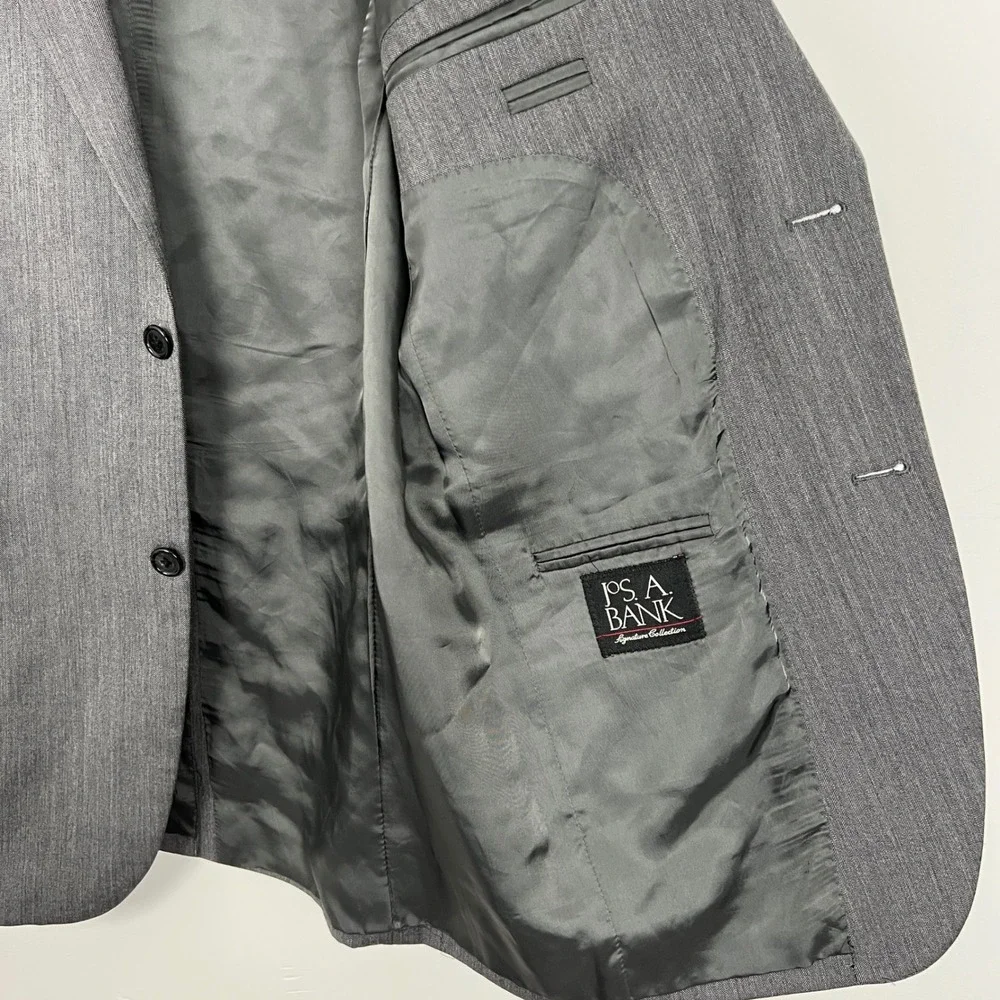 Jos A Bank Mens Charcoal Gray Herringbone Suit 2 Piece 2 Button Jacket Pants L40